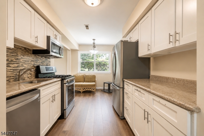 Edison Glen Terrace - Residential