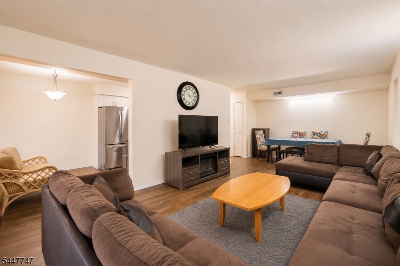Edison Glen Terrace - Residential