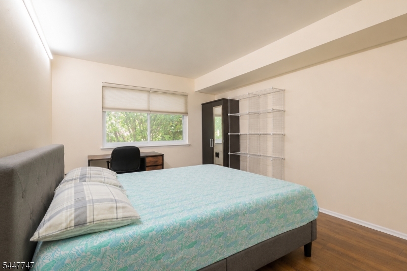 Edison Glen Terrace - Residential