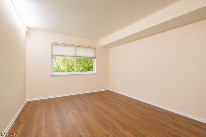 Edison Glen Terrace - Residential