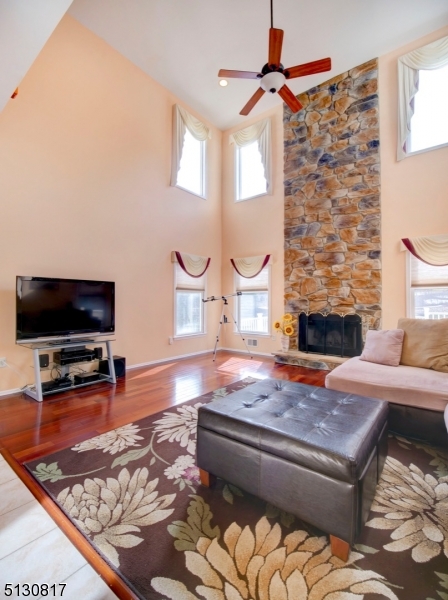 HIUNTERS RIDGE - Residential