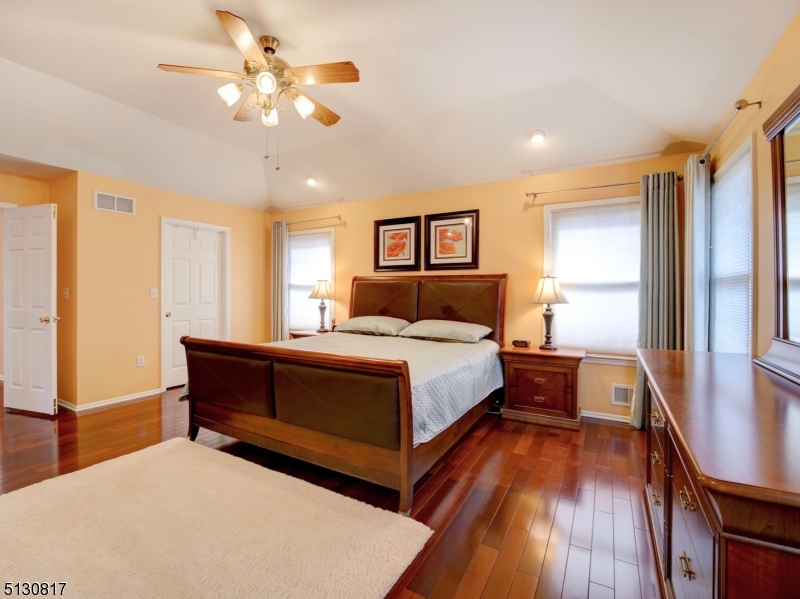 HIUNTERS RIDGE - Residential