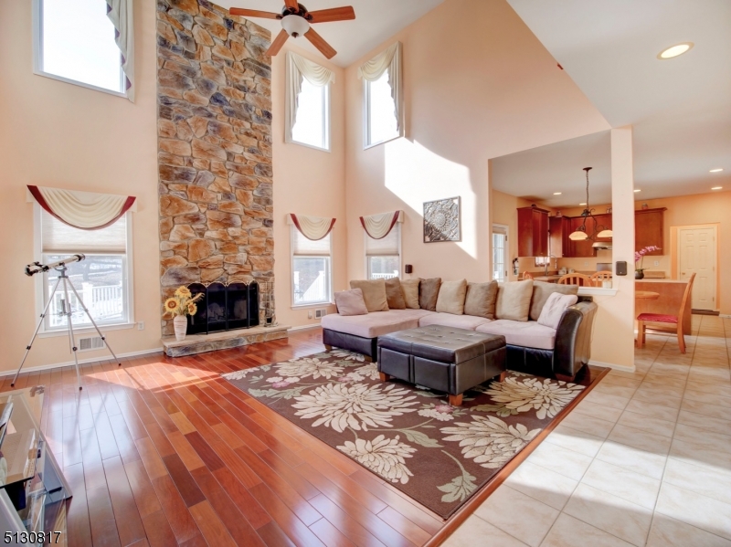 HIUNTERS RIDGE - Residential
