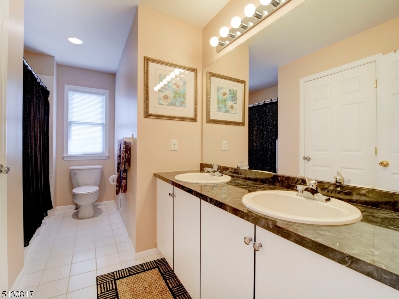 HIUNTERS RIDGE - Residential