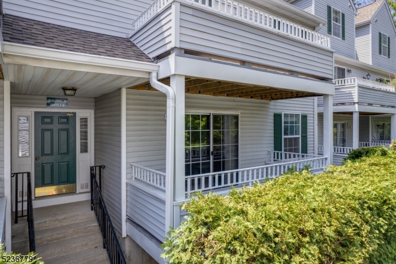 Great 2 bedroom 2 bath home in Eden Lane in Whippany. The open floor plan links the dining room, living room and kitchen. The living area has sliding doors to the  balcony. The kitchen offers granite counter tops and stainless steel appliances, including a refrigerator, 5-burner gas stove, microwave and dishwasher. Upstairs the primary bedroom offers a walk in closet and en-suite bathroom. An additional bedroom and full bathroom complete the level. The finished basement provides additional living space with a spacious family room. There is a one car built in garage as well as a laundry room on the main floor. The home provides easy access to shopping areas, restaurants and major highways.