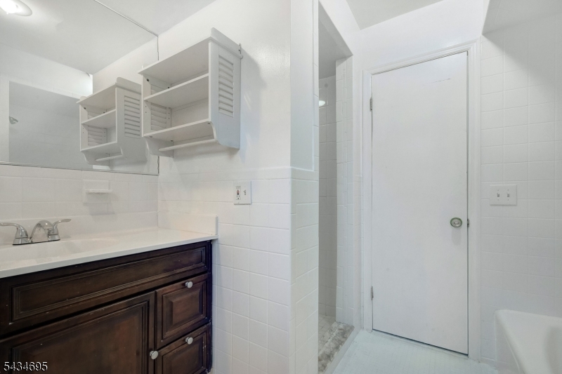 in town - Residential Lease