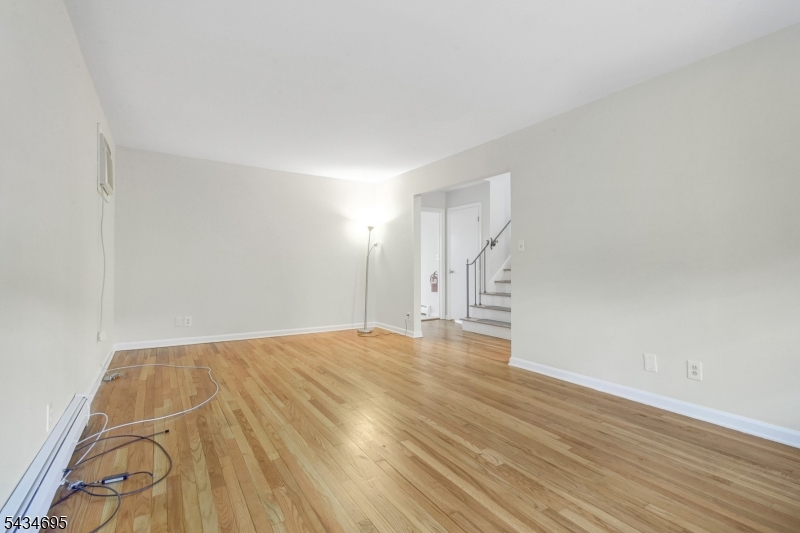 in town - Residential Lease