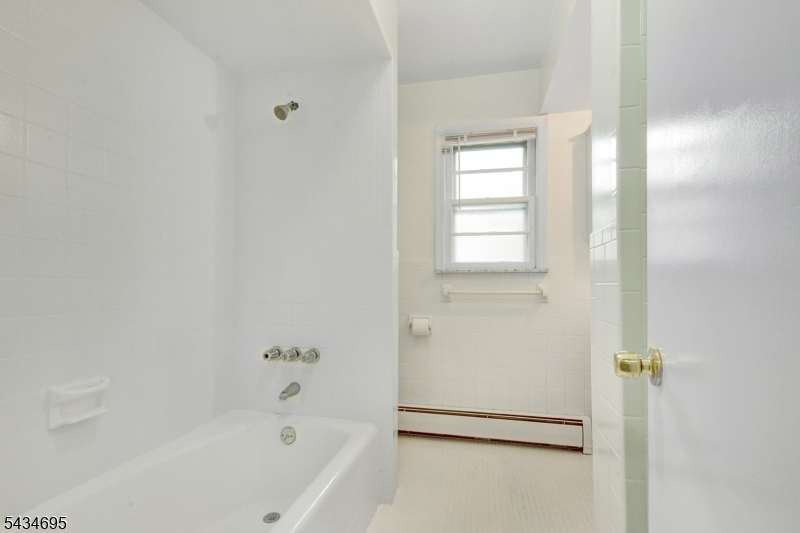 in town - Residential Lease