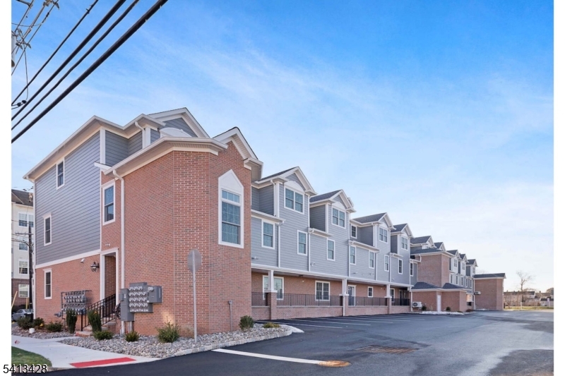 Echelon Luxury Apartments - Residential Lease