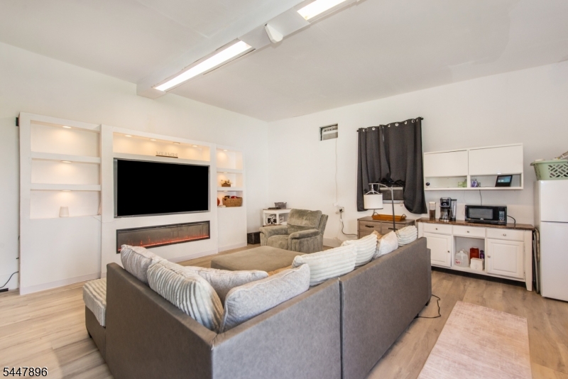 Silver Lake - Residential