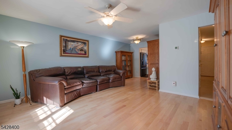 HUNTERS CROSSING - Residential