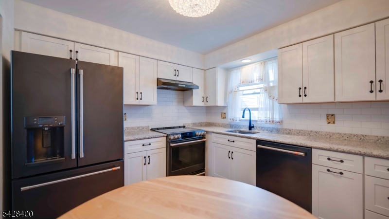 HUNTERS CROSSING - Residential