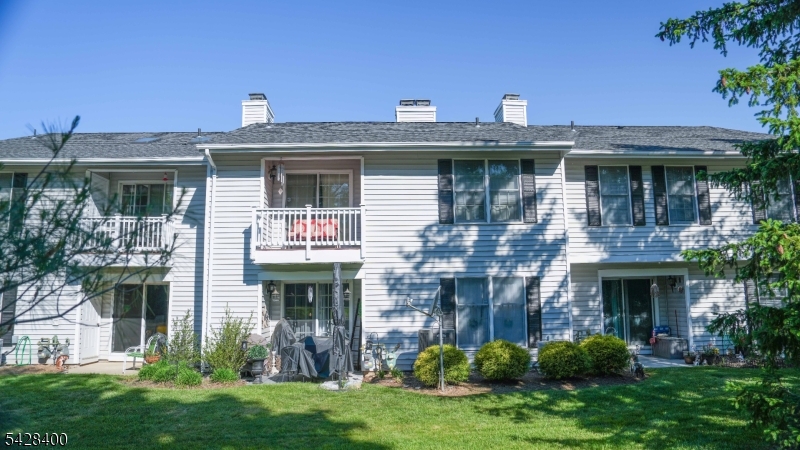 HUNTERS CROSSING - Residential