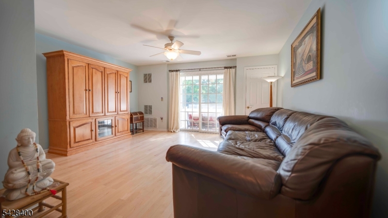 HUNTERS CROSSING - Residential