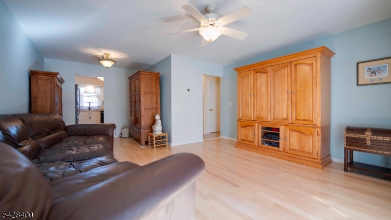 HUNTERS CROSSING - Residential