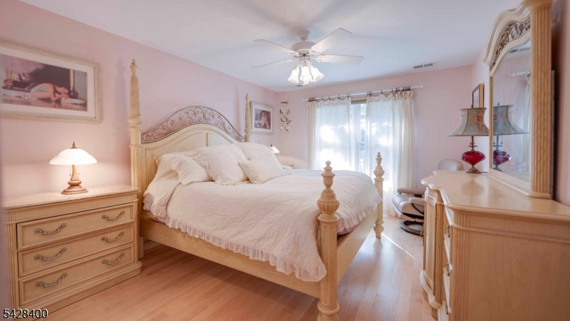 HUNTERS CROSSING - Residential
