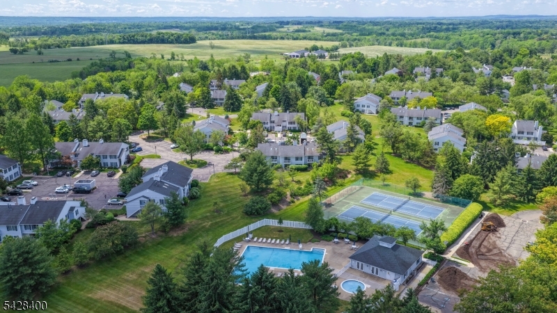 HUNTERS CROSSING - Residential