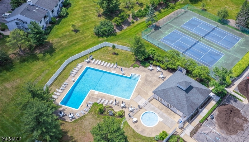 HUNTERS CROSSING - Residential