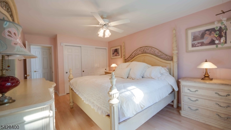 HUNTERS CROSSING - Residential