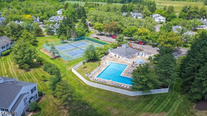 HUNTERS CROSSING - Residential