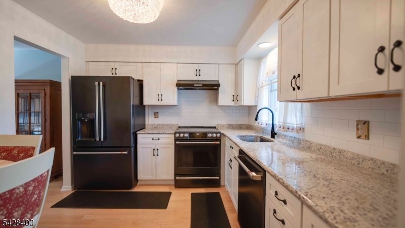 HUNTERS CROSSING - Residential