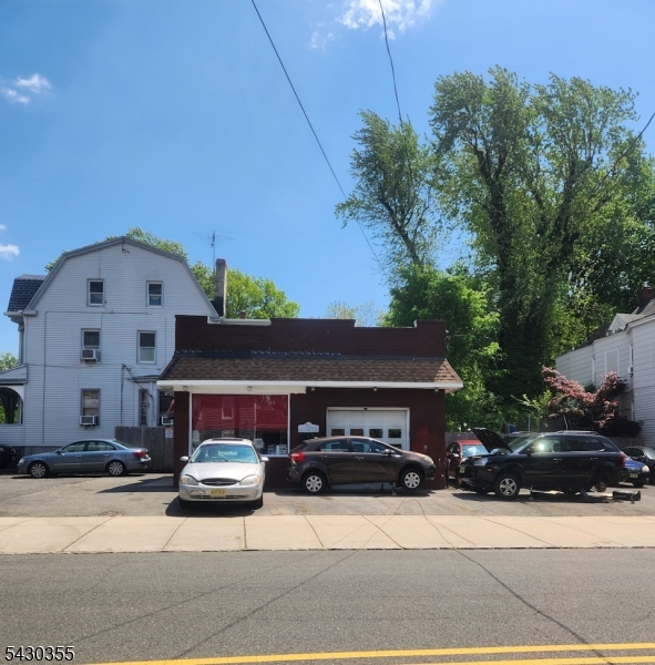 Located on the prominent intersection of Claremont and Greenwood avenues in Montclair, this 4,300 sq. ft. property offers exceptional visibility and easy access. The property sits at the end of a treelined residential street and is close to downtown businesses. Decent sized lot that is presently a used car business. The building features a single-bay garage, office space and restroom. This property is listed for sale also, see MLS 4027848.