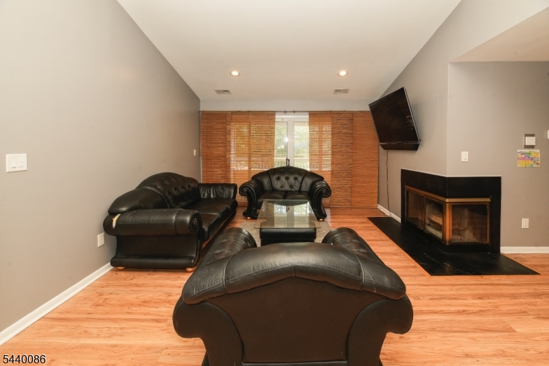 Colonnade Pointe - Residential