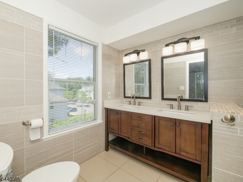 Colonnade Pointe - Residential