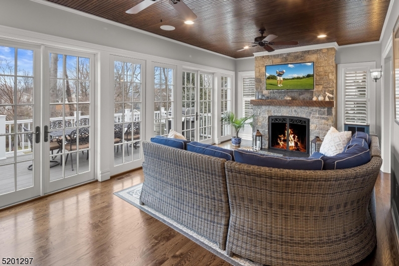 THE HILL - Residential