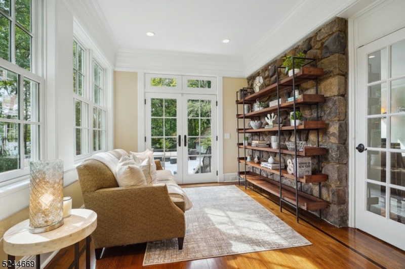 OLD SHORT HILLS - Residential