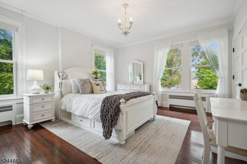 OLD SHORT HILLS - Residential