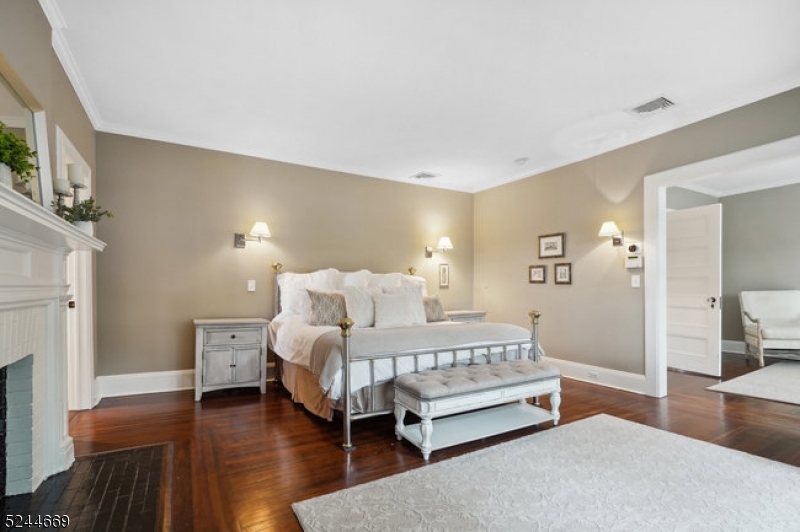 OLD SHORT HILLS - Residential