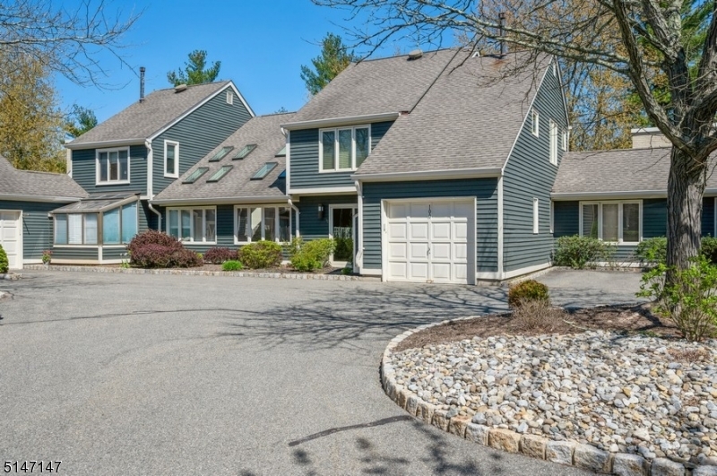 LORD STIRLING VILLAGE - Residential