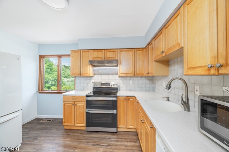Barry Lakes - Residential