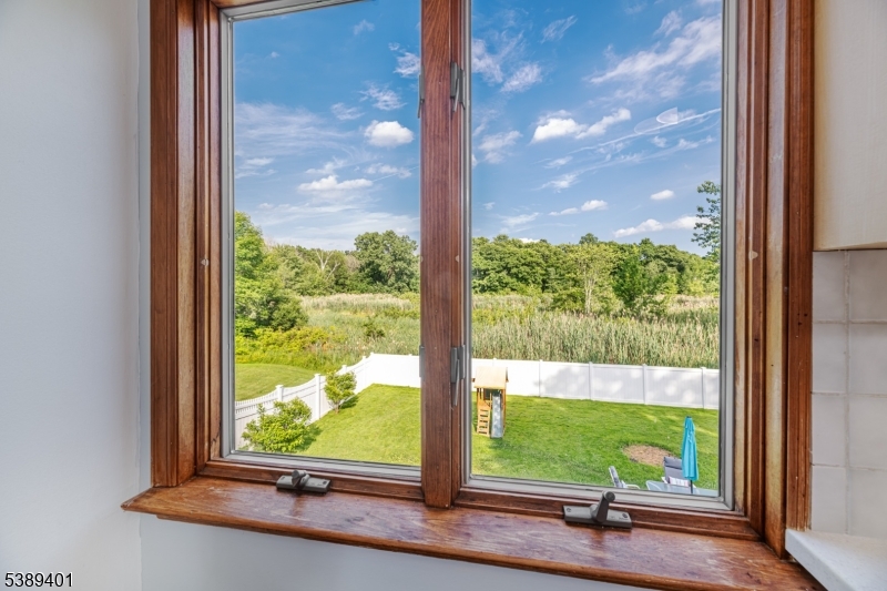 Barry Lakes - Residential
