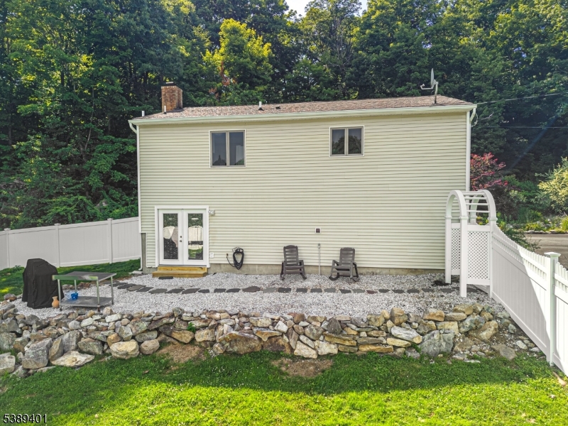 Barry Lakes - Residential