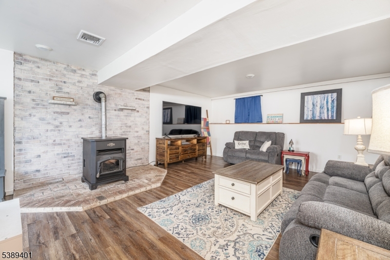 Barry Lakes - Residential
