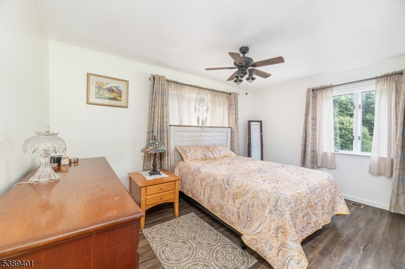 Barry Lakes - Residential