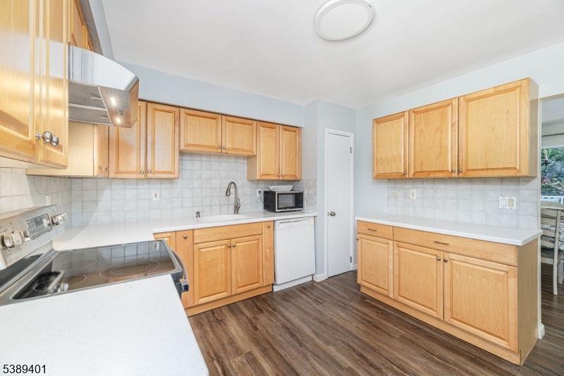Barry Lakes - Residential