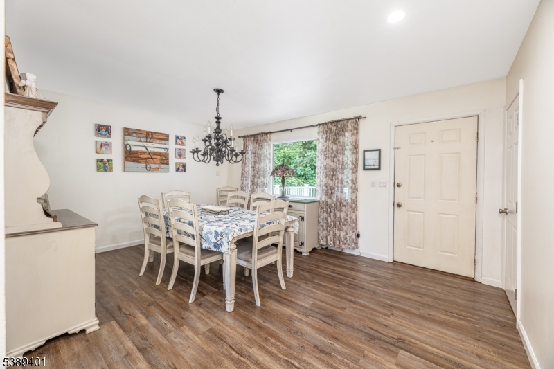 Barry Lakes - Residential