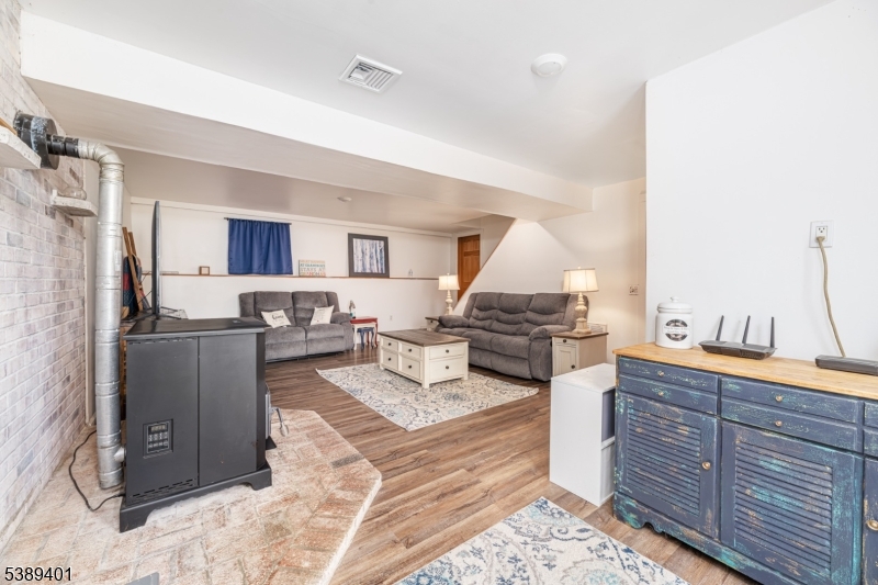 Barry Lakes - Residential