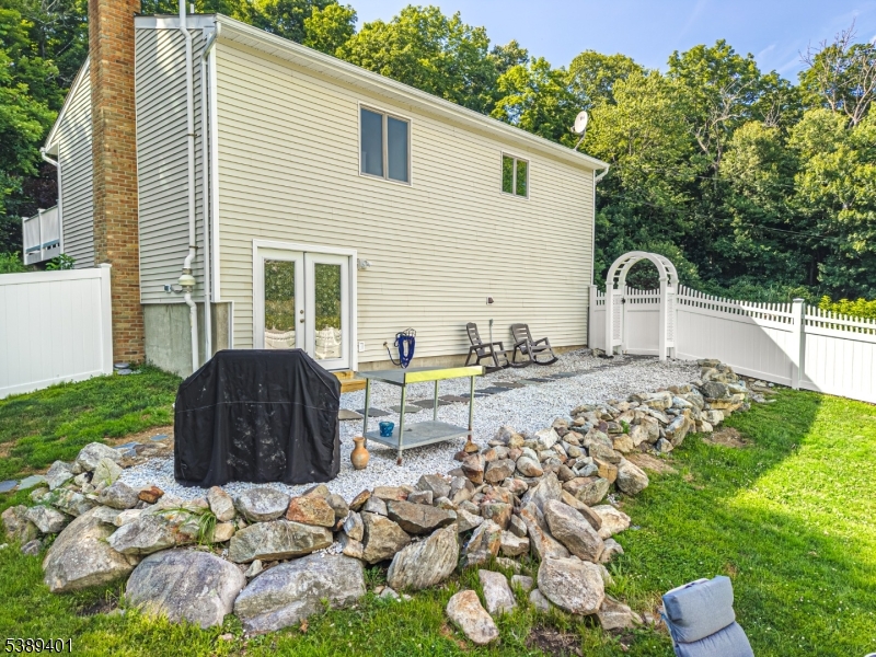 Barry Lakes - Residential