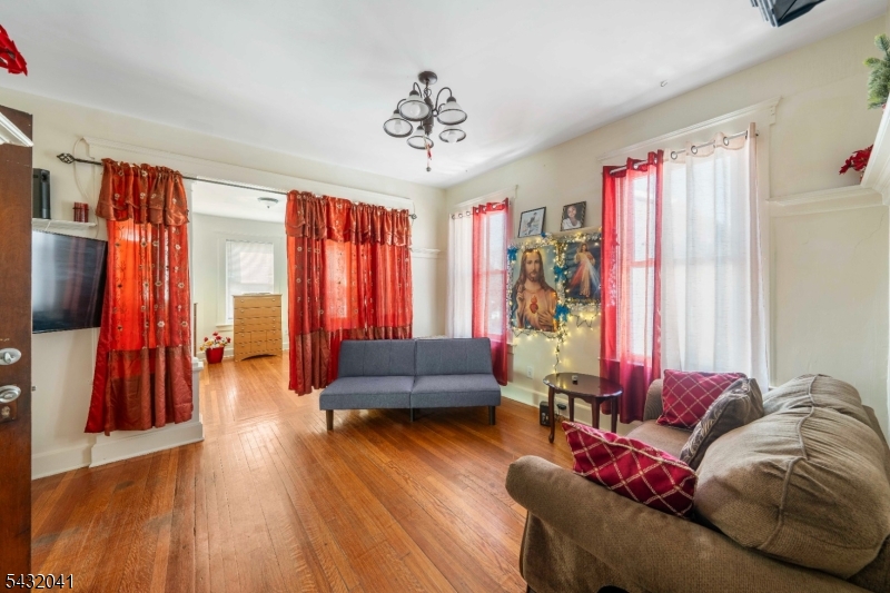 North Elizabeth - Residential Income