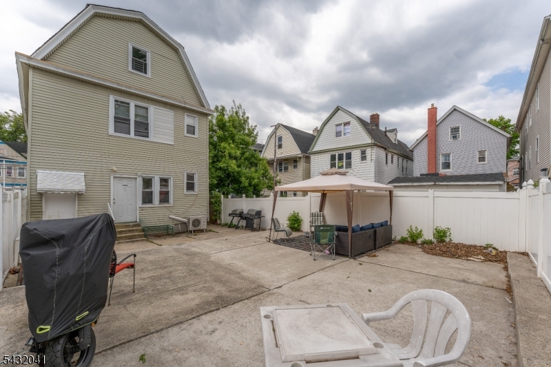 North Elizabeth - Residential Income