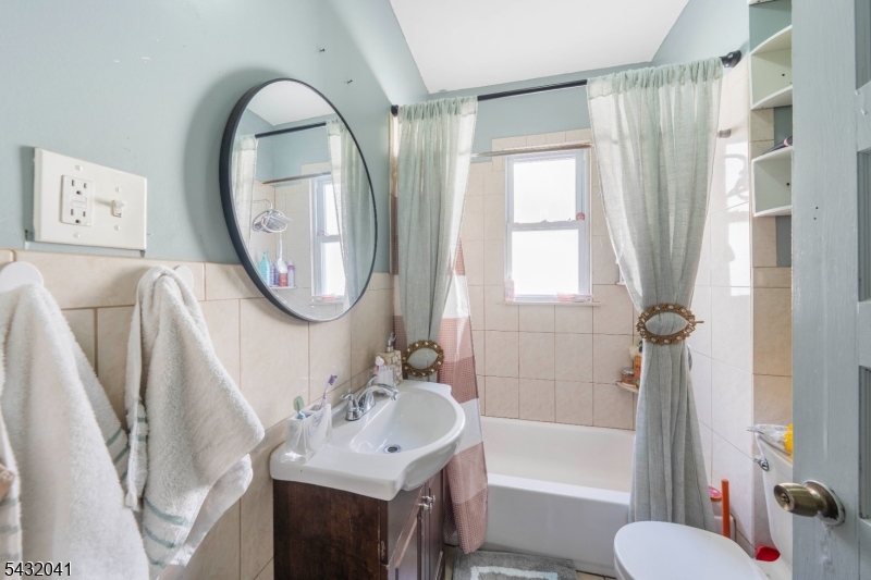 North Elizabeth - Residential Income