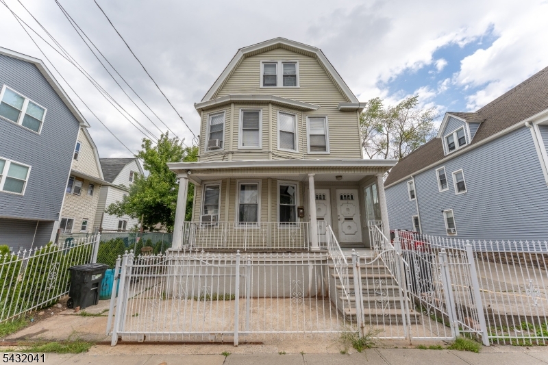 North Elizabeth - Residential Income