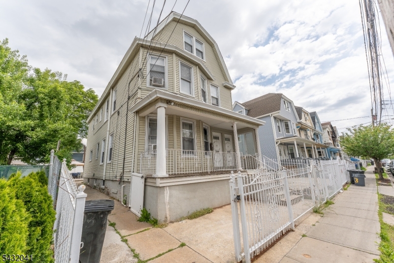 North Elizabeth - Residential Income