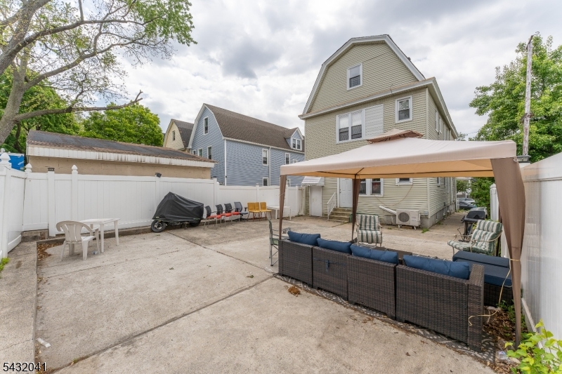 North Elizabeth - Residential Income