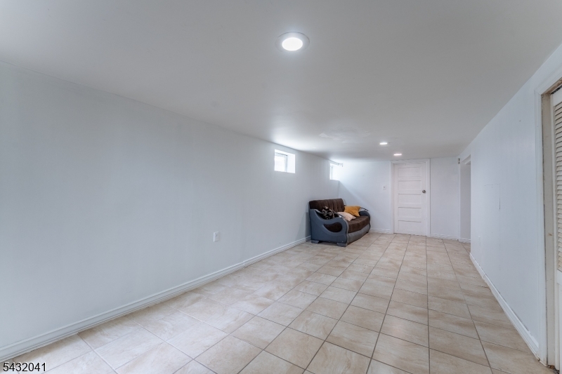 North Elizabeth - Residential Income