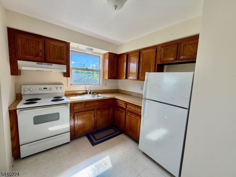 OAK RIDGE / MILTON - Residential Lease